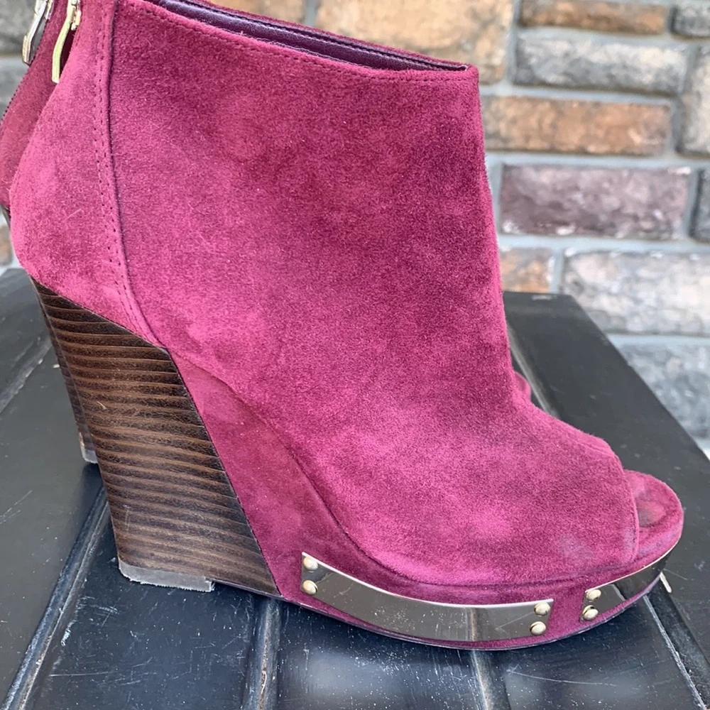 Vince Camuto dark garnet Wallis wedges sz7 - Picture 5 of 8